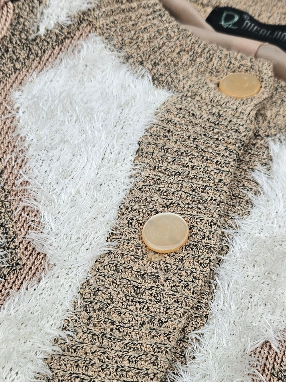 Unique Pattern Button Knit Cardigan - Picture 4 of 14